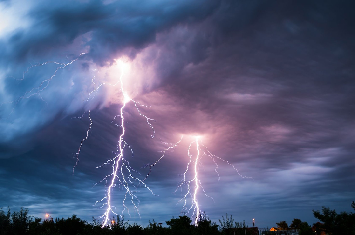 Illinois ranks #7 in country for lightning claims, study says